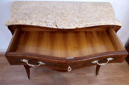 Comò 3 cassetti in stile luigi xv con piano in marmo legno di bois de rose intarsiato e maniglie metalliche ornate