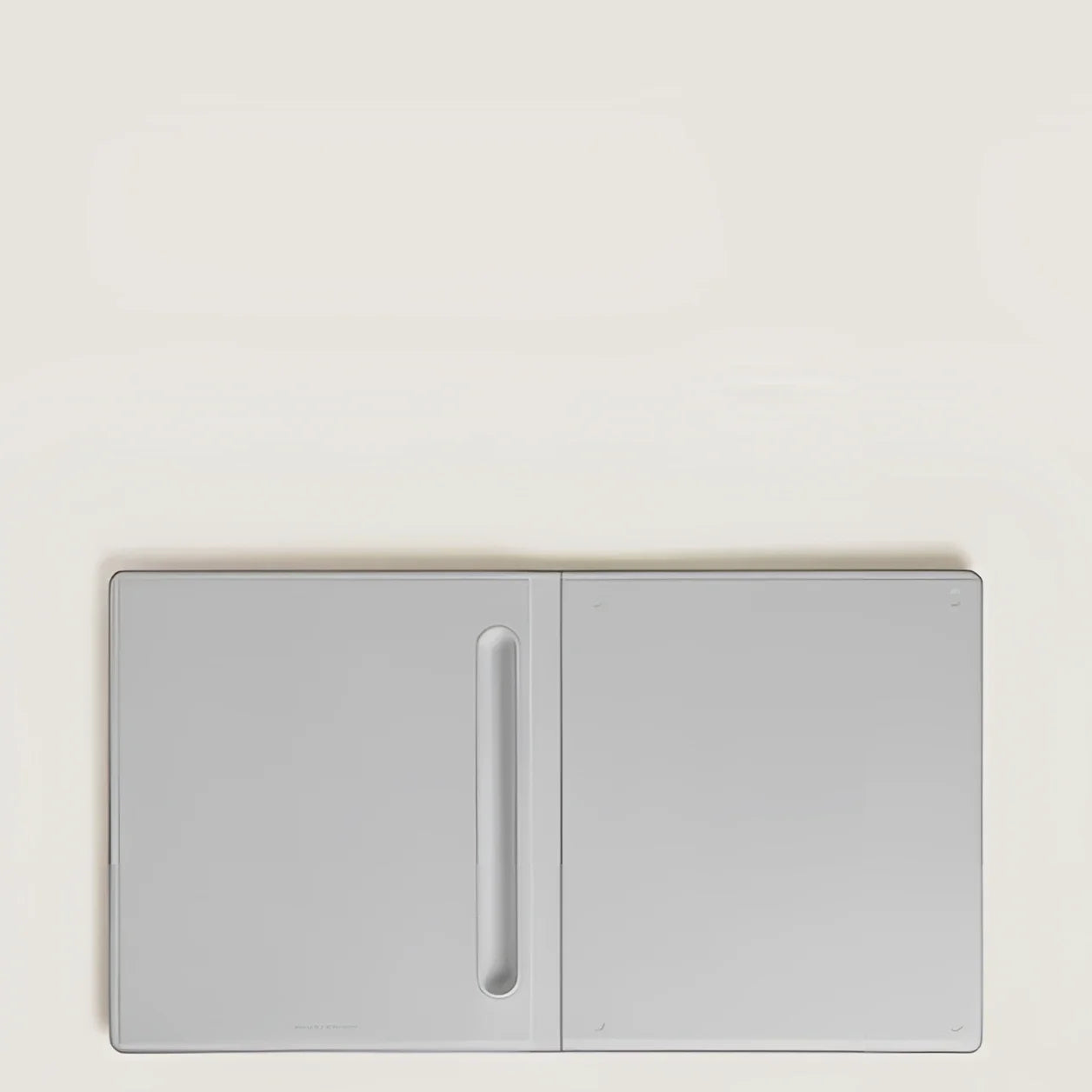 Custodia montblanc digital paper folio in pelle grigia chiara con design minimale e cuciture sottili ai bordi