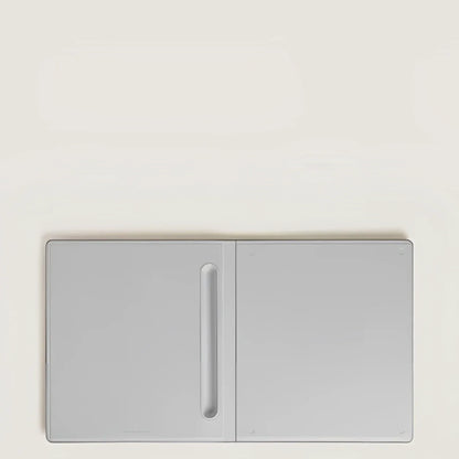 Custodia montblanc digital paper folio in pelle grigia chiara con design minimale e cuciture sottili ai bordi