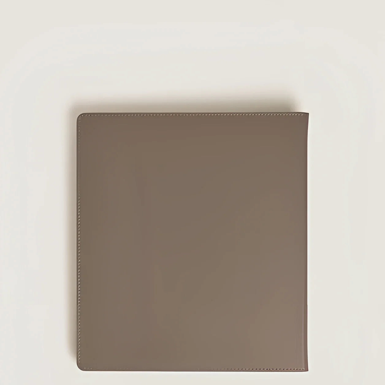Montblanc digital paper folio cover mastice 135040 in pelle taupe con cuciture precise per protezione elegante