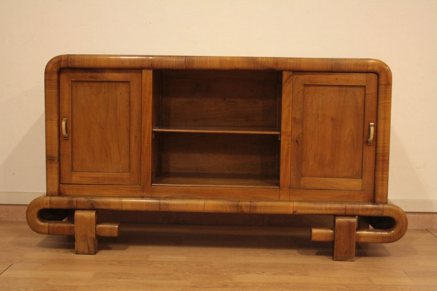 Toeletta in noce con ante scorrevoli art decò anni 50 stile mid century modern italiano di antiquariato vintage