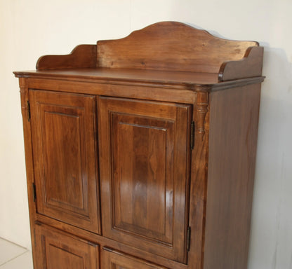 Wooden credenza classica with raised back panel and double doors by dario raia antiquariato vintage furniture