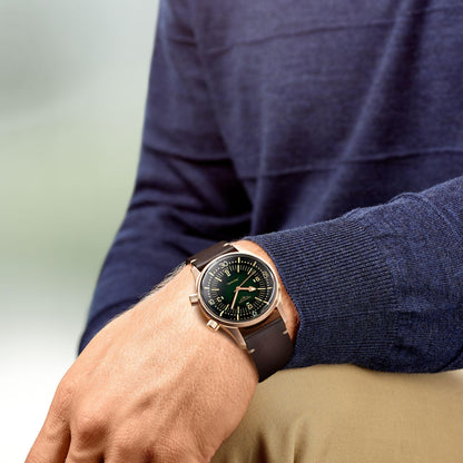 浪琴 The Longines Legend Diver 42毫米绿色自动机械青铜钛合金表 L3.774.1.50.2