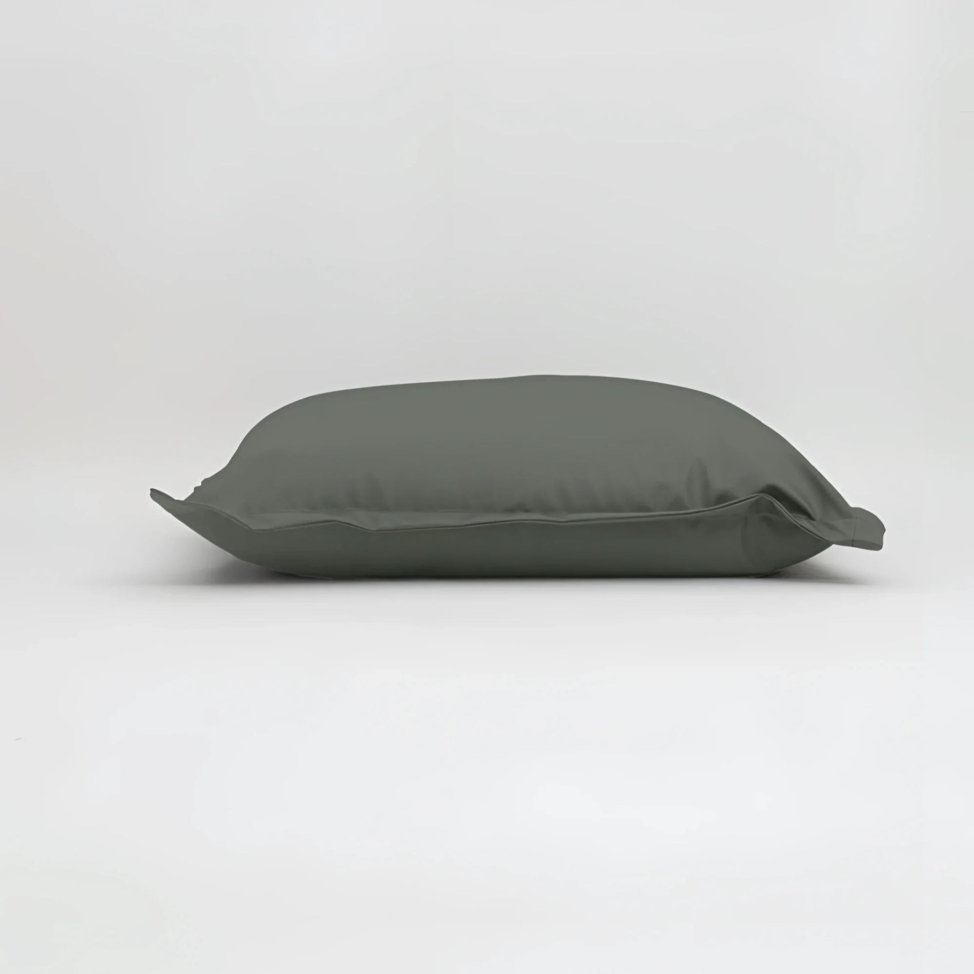 Maxi cuscino firenze in tessuto grigio scuro con finitura liscia e dimensioni generose per infinito abbraccio