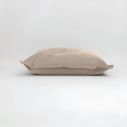 Maxi cuscino firenze beige in tessuto morbido leggermente stropicciato con dimensioni generose per un infinito abbraccio