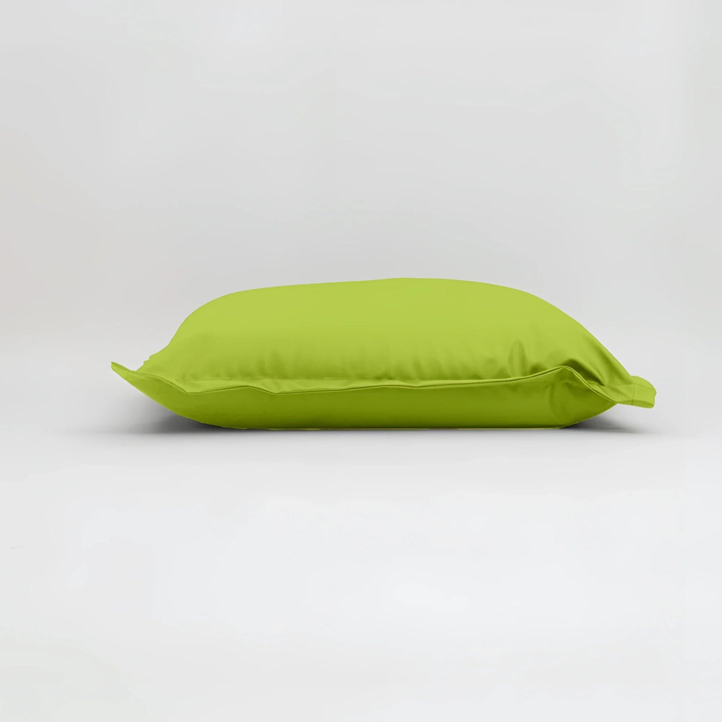 Maxi cuscino firenze lime verde con tessuto liscio e lucido e dimensioni generose per un infinito abbraccio