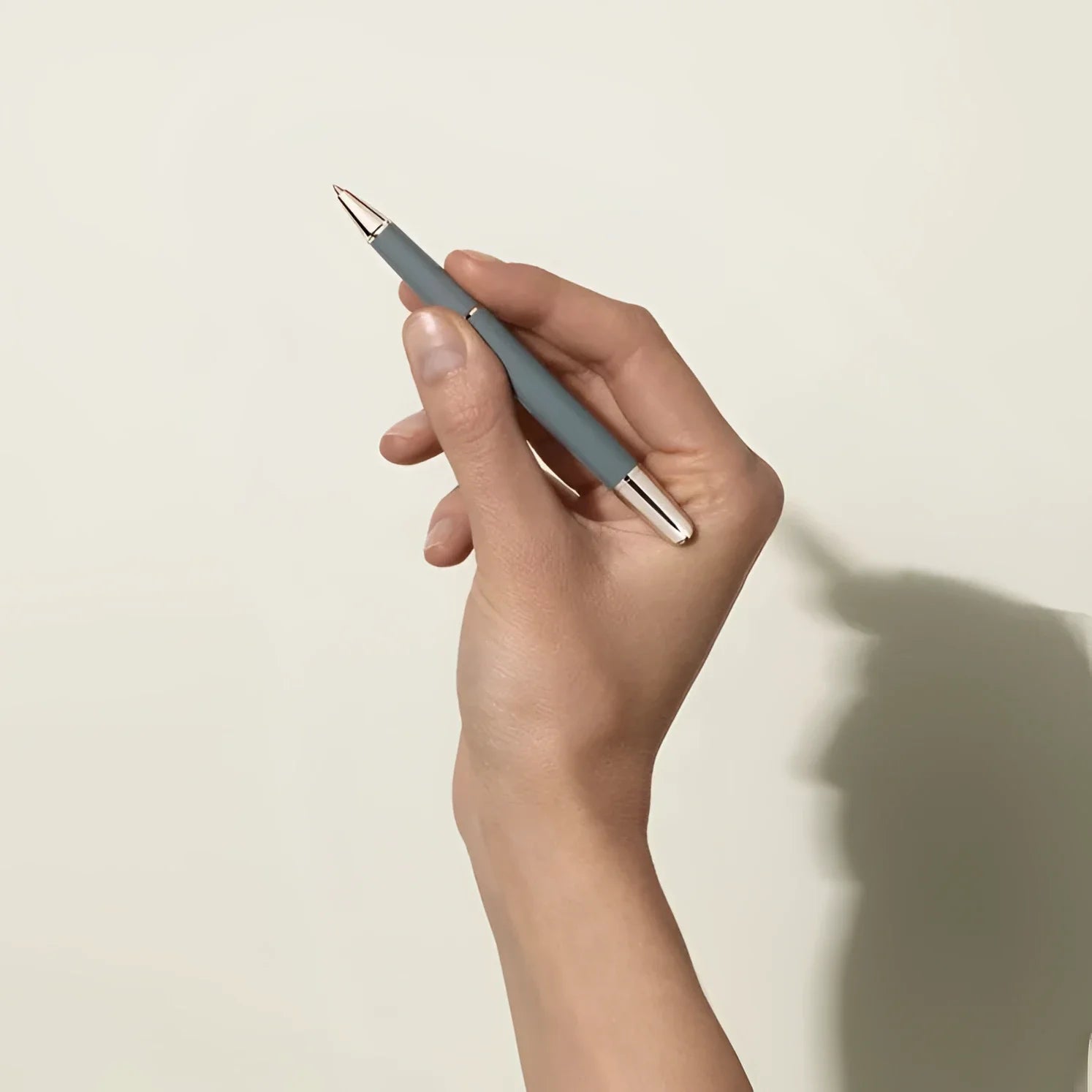 Penna a sfera montblanc roller meisterstück x olympic heritage chamonix 1924 in finitura doué classica grigia opaca