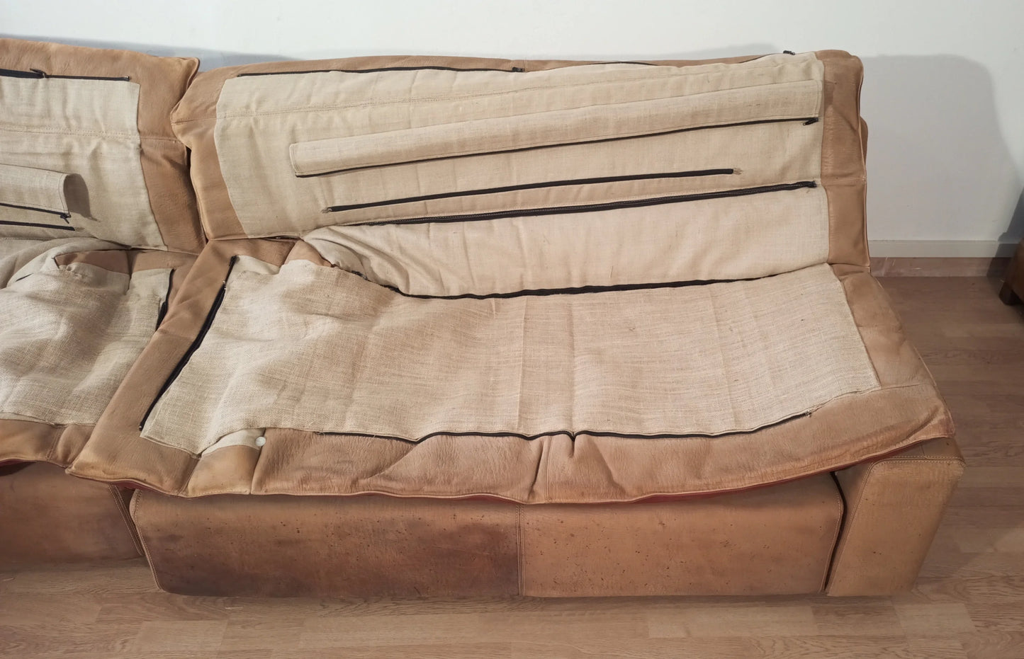 Divano bog o in pelle e pelle scamosciata beige e marrone con cuscini disordinati vintage di carlo bartoli per rossi di albizzate 1970 set di 2