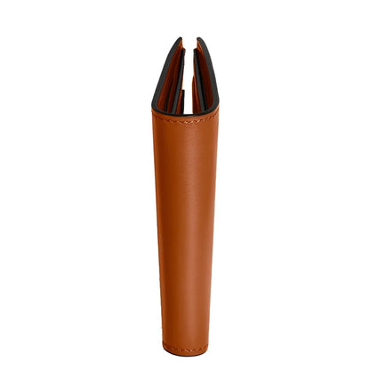 Portafoglio meisterstück montblanc in pelle ruggine con rifiniture nere e cuciture precise compagno perfetto per la routine quotidiana