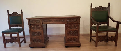 Set di sedie e scrivania ministeriale in noce con tappezzeria verde per studio stile eclettico ufficio elegante