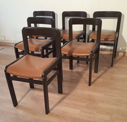 Set di cinque sedie da pranzo vintage in legno scuro con sedili in pelle marrone anni 70